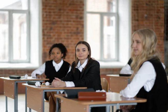 5 Cara Ampuh Mengatasi Rasa Kurang Percaya Diri di SMA