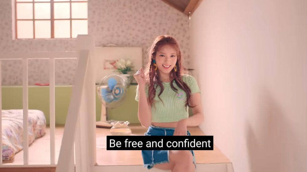 cuplikan MV "Sunday" (youtube.com/1theK (원더케이))