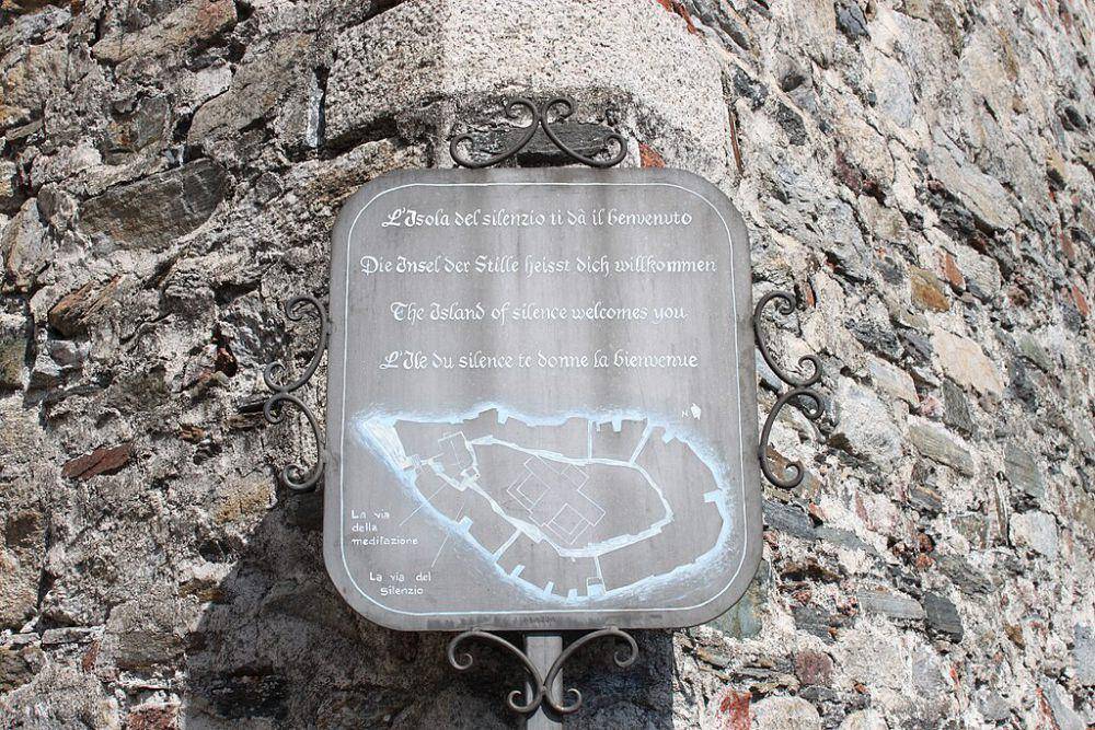 potret Jalan Keheningan di Pulau San Giulio (commons.wikimedia.org/Avisadehh)