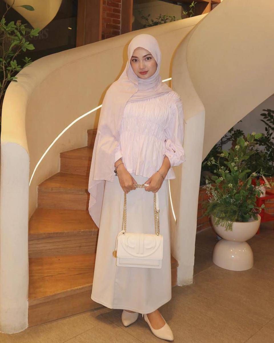 Inspirasi OOTD ala Tamara Syarief (instagram.com/tamarasyarief)