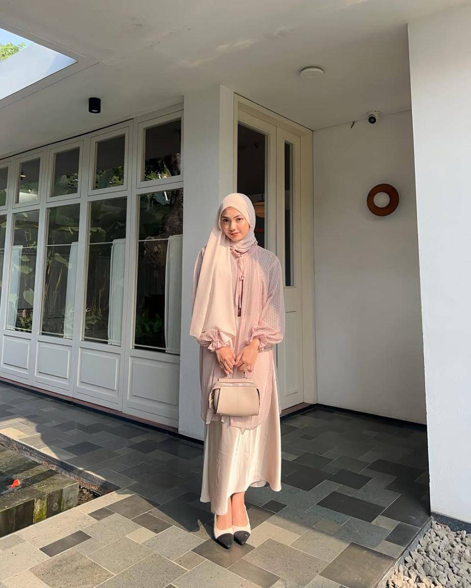 Inspirasi OOTD ala Tamara Syarief (instagram.com/tamarasyarief)
