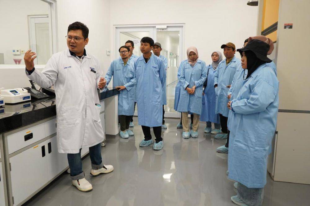 Kunjungan media di Mars Cocoa Research Station (MCRS), fasilitas penelitian kakao milik Mars yang terletak di Desa Attangsalo, Kecamatan Ma'rang, Kabupaten Pangkep, Sulawesi Selatan. (Dok. Istimewa)