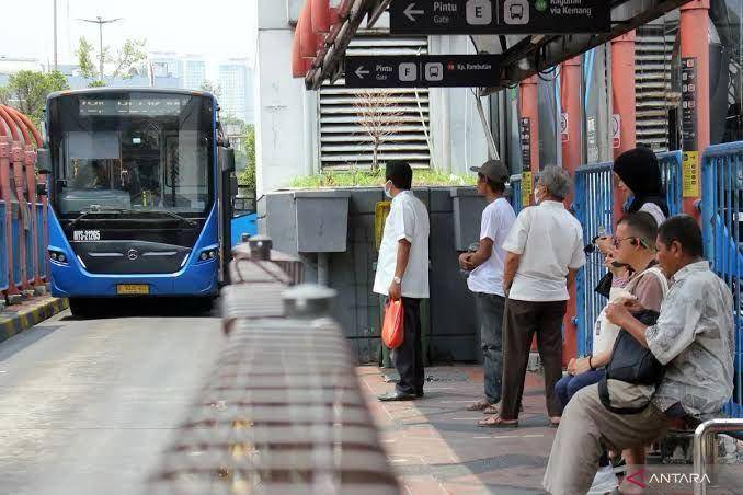Potret Halte Busway Blok M (ANTARA)
