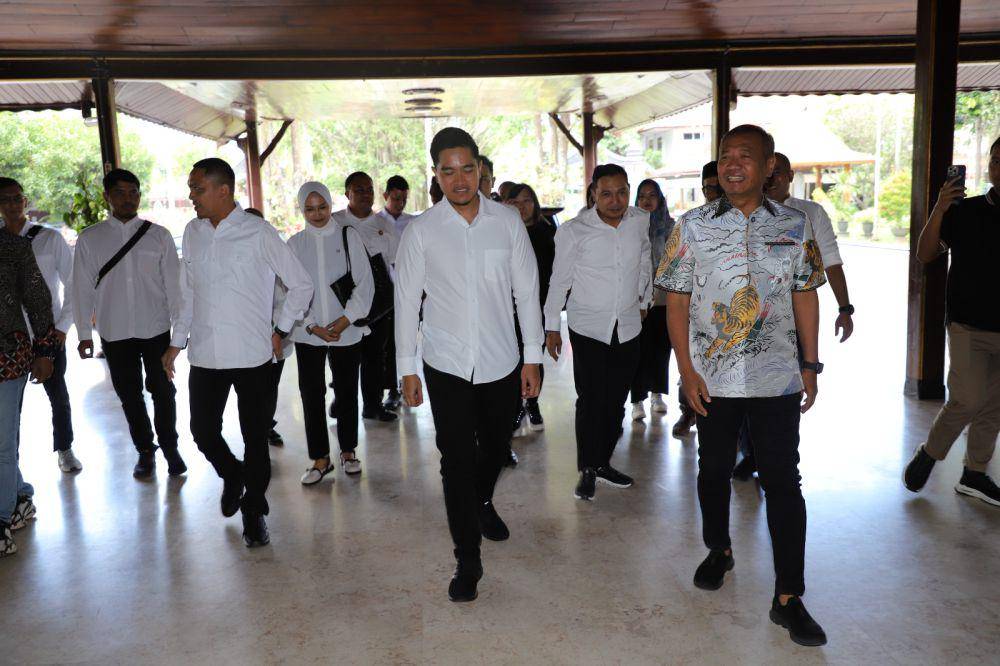 Ketua DPP PSI, Kaesang Pangarep saat berkunjung ke Bupati Tulungagung. IDN Times/ istimewa