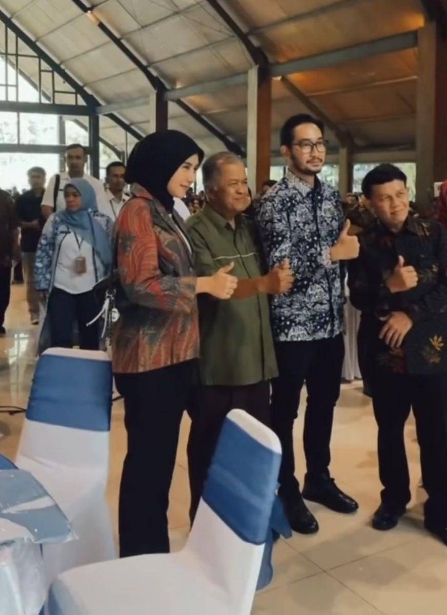 Syahnaz Sadiqah (instagram.com/syahnazs)