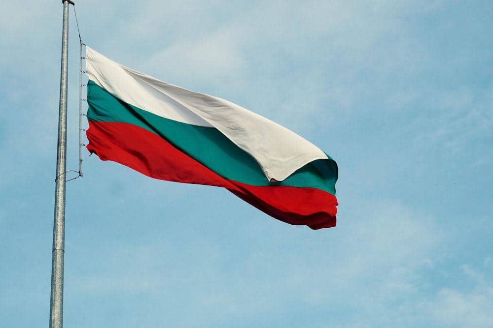 ilustrasi bendera Bulgaria (pexels.com/Nadejda Bostanova)