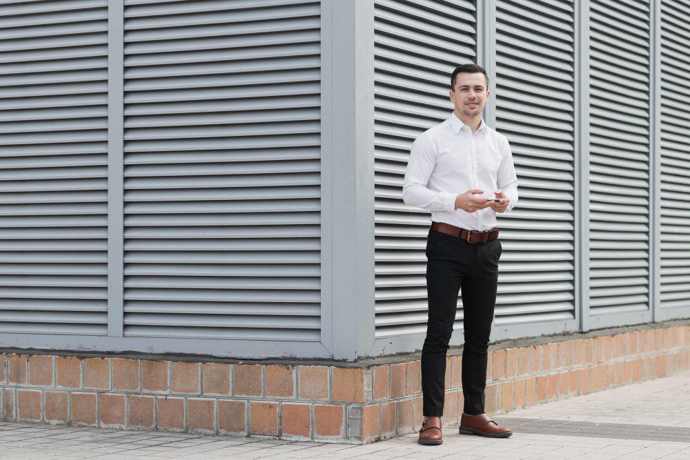 5 Celana Formal untuk Aktivitas ke Kantor yang Nyaman, Elegan!