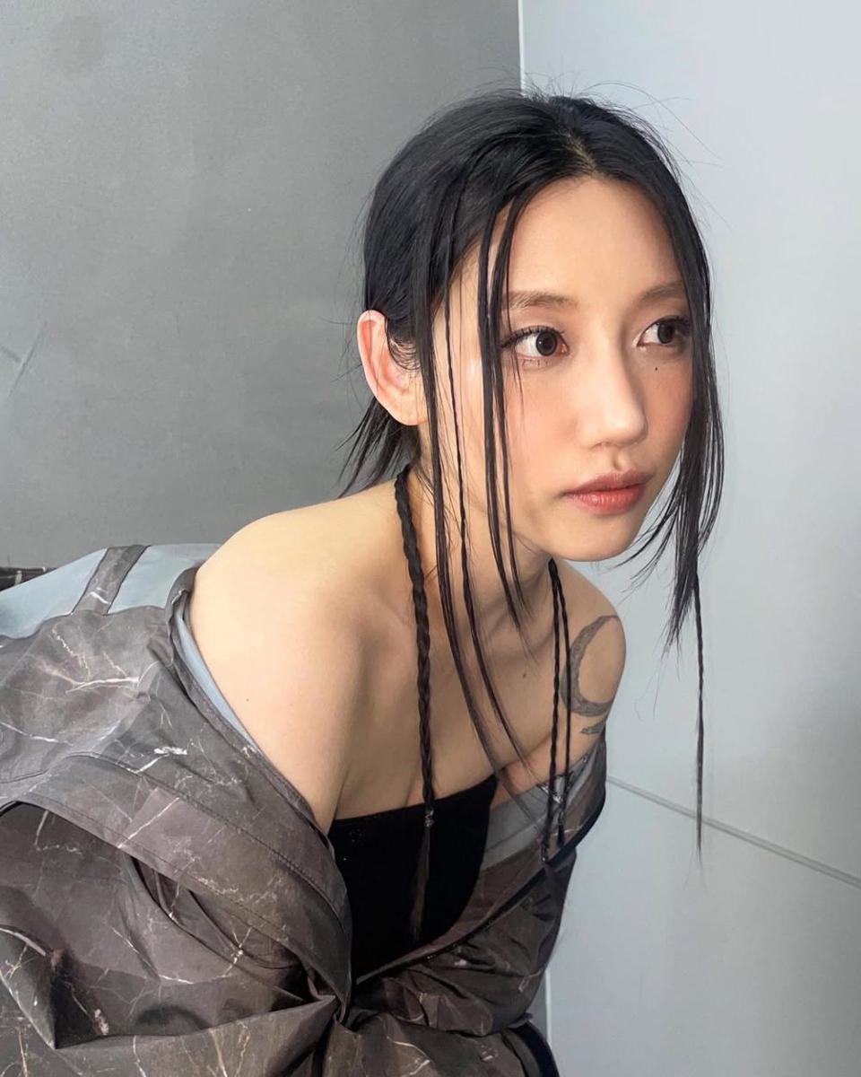 Hee Young (instagram.com/c0c0abutterkiss)