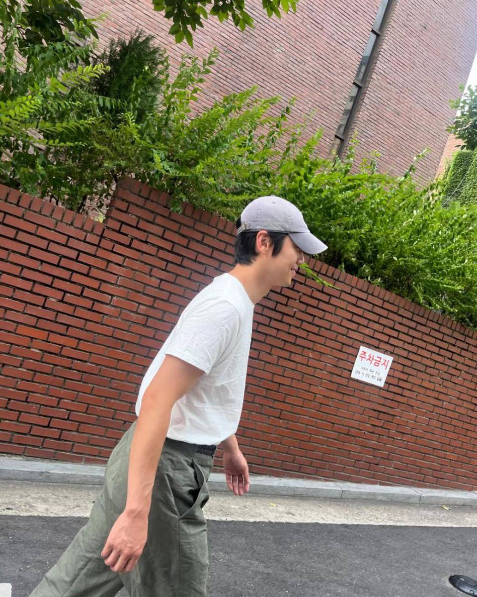 potret OOTD Jung Joon Won (instagram.com/junjvnwon)