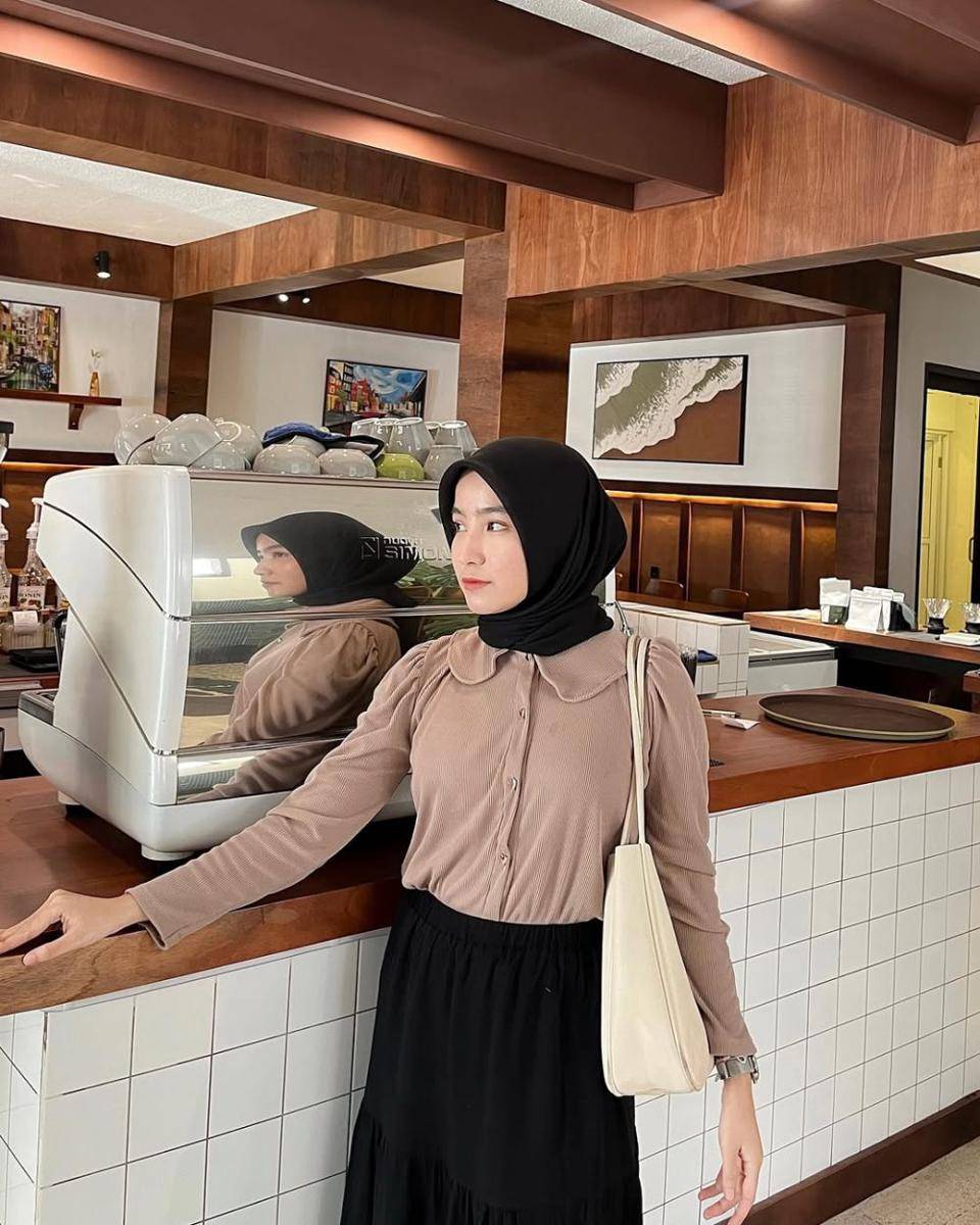 Inspirasi OOTD ala Zakila Angel (instagram.com/bbyjiangel_)