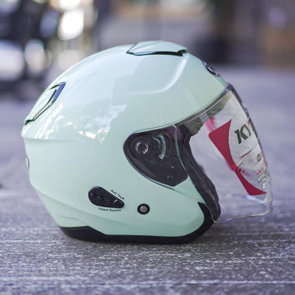 potret helm KYT Kyoto (instagram.com/bandunghelmetgallery)