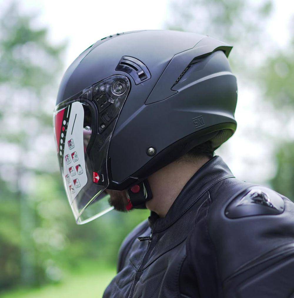 potret helm KYT NFJ (instagram.com/bandunghelmetgallery)