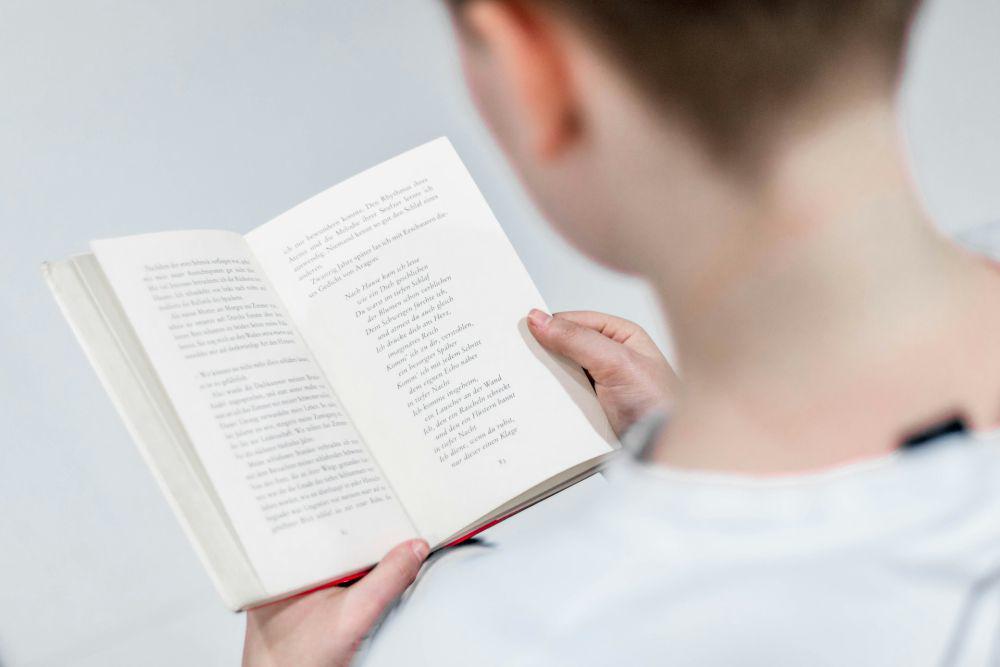 5 Rekomendasi Buku yang Menyembuhkan Luka Batin