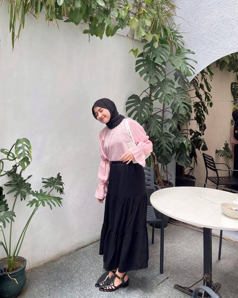 Inspirasi OOTD ala Zakila Angel (instagram.com/bbyjiangel_)