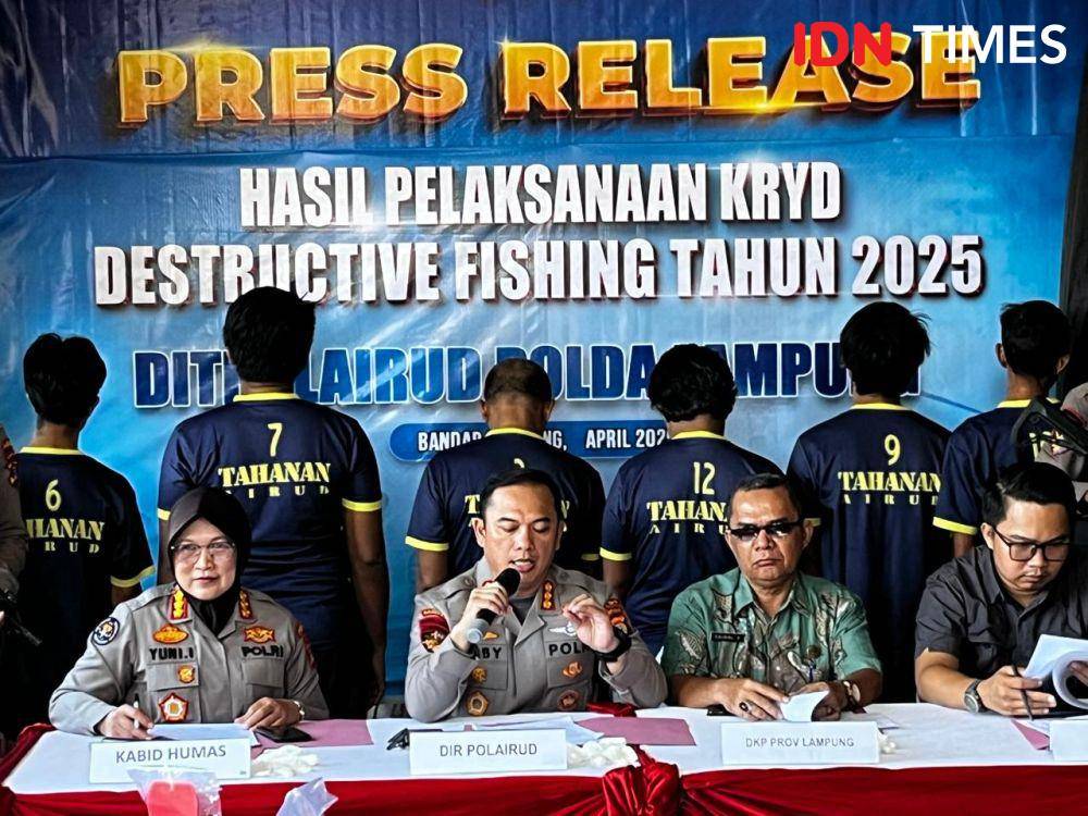 Konferensi pers Ditpolairud Polda Lampung, Jumat (25/4/2025). (IDN Times/Tama Yudha Wiguna).