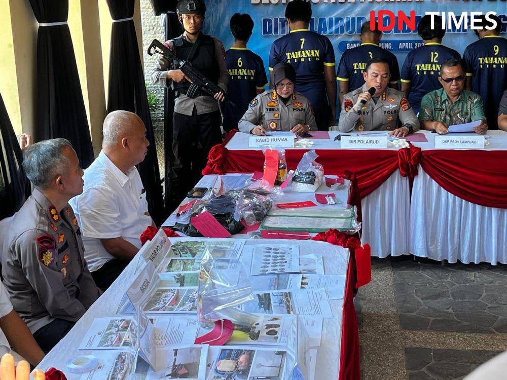 Konferensi pers Ditpolairud Polda Lampung, Jumat (25/4/2025). (IDN Times/Tama Yudha Wiguna).