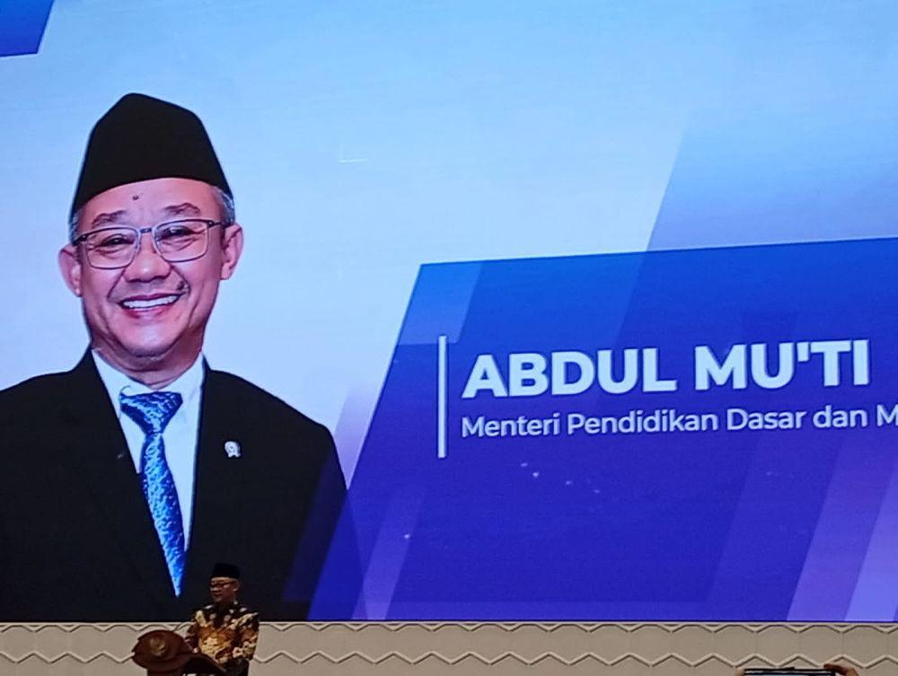 Mendikdasmen: Bahasa Indonesia Harus jadi Tuan Rumah di Negeri Sendiri