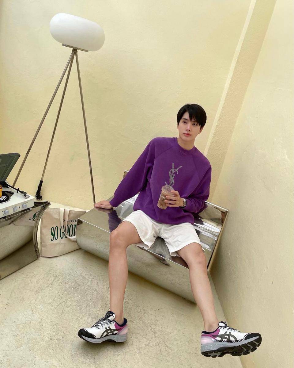 OOTD pakai crewneck ala Inn Sarin (instagram.com/inpitar)