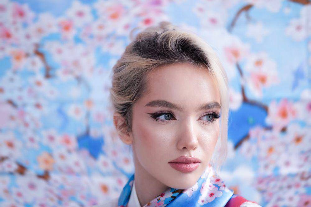 Ilustrasi makeup cherry blossom blush (pexels.com/Monica Oprea)