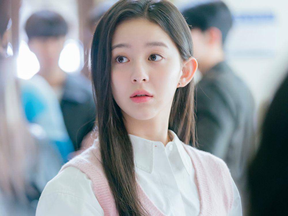 still cuts drama Spring of Youth (instagram.com/sbsdrama.official)