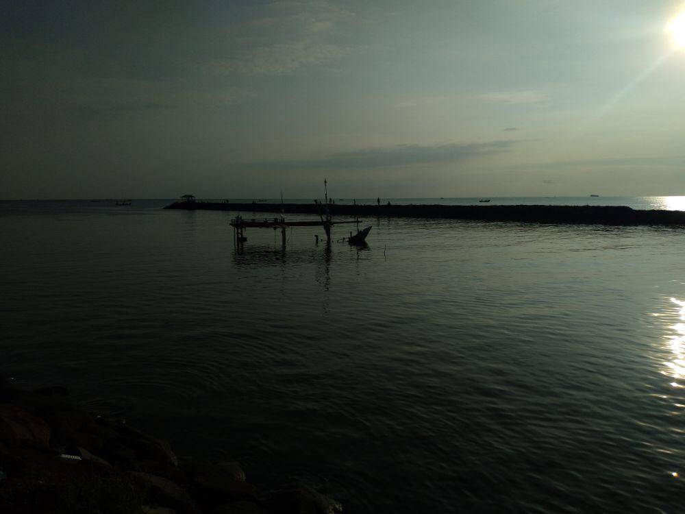 Pantai Larangan Tegal (dok. pribadi/Tamara Febriyanti)