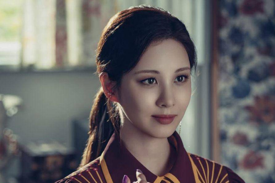 cuplikan Seohyun SNSD di film Holy Night: Demon Hunters (instagram.com/lotteent.movie)