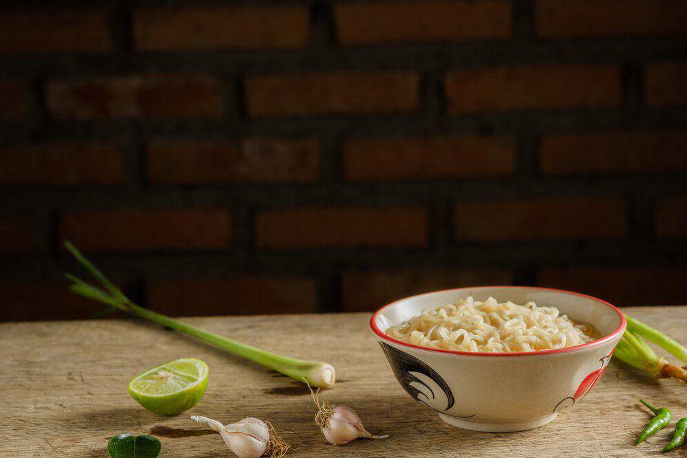 Nasi daun jeruk rice cooker (freepik.com/user7016754)