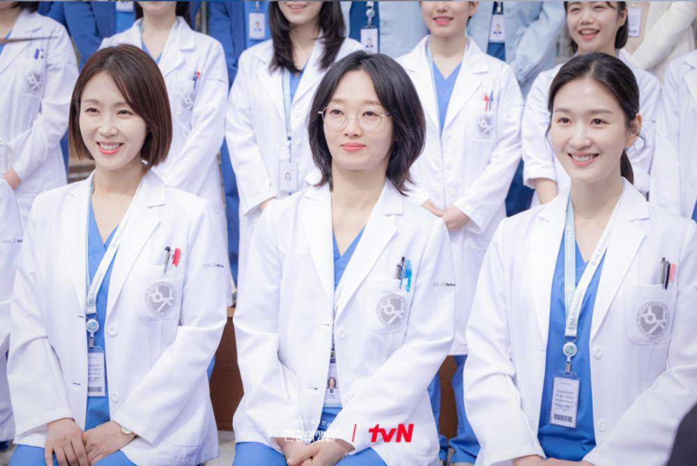 cuplikan drama Resident Playbook (dok.tvn/Resident Playbook)