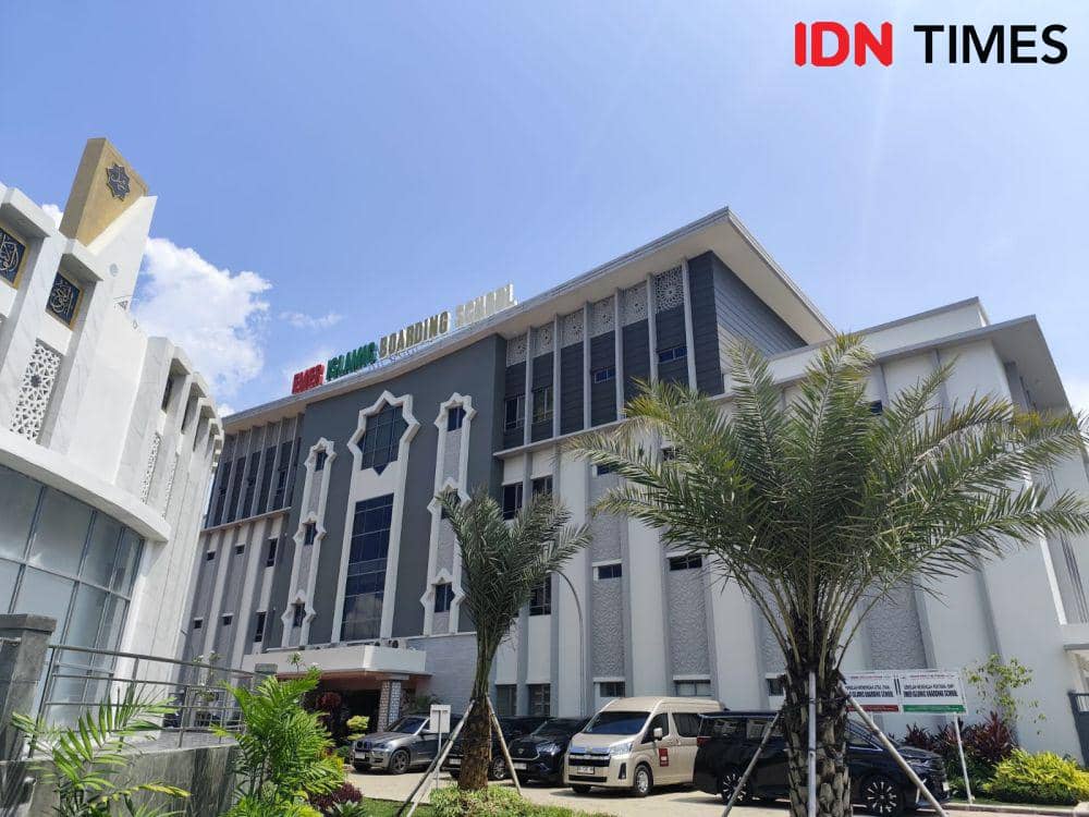 Gedung utama EIBOS Lampung. (IDN Times/Muhaimin)