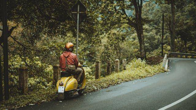 potret Vespa klasik (pexels.com/Setengahlimasore)