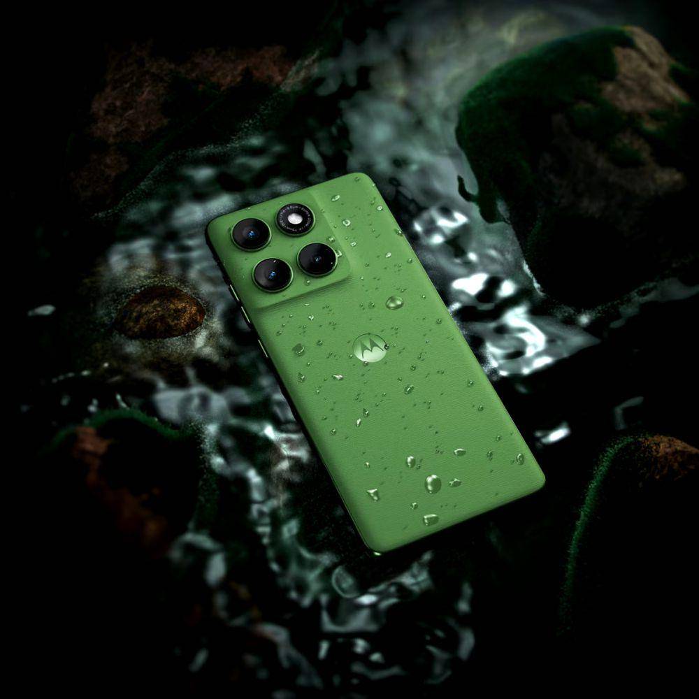 ilustrasi Motorola Edge 60 yang kedap air (motorola.com)