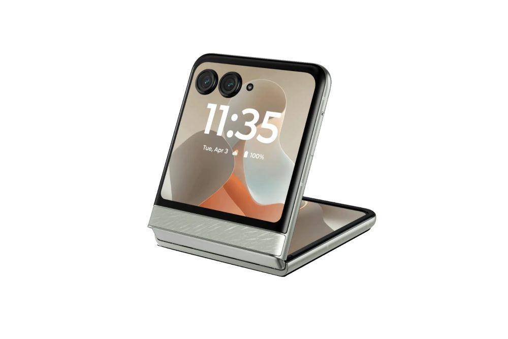 tampilan layar dan kamera di sisi luar Motorola Razr 60 (motorola.com)