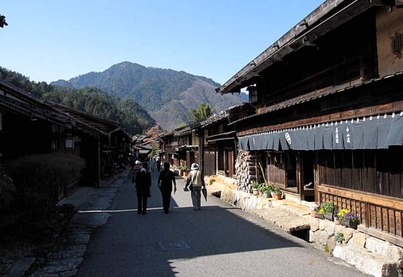 Tsumago (commons.wikimedia.org/Gryffindor)