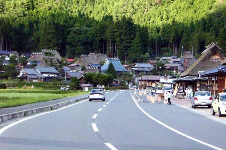 Miyama (commons.wikimedia.org/pixan)