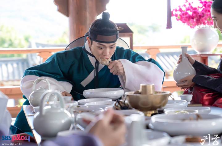 still cut drakor The Haunted Palace (dok. SBS/The Haunted Palace)
