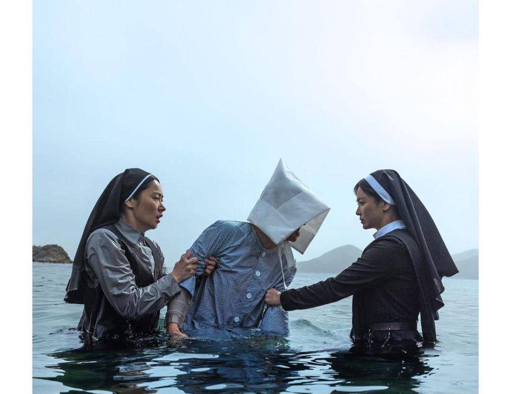 film Dark Nuns (dok. Next Entertainment World/Dark Nuns)