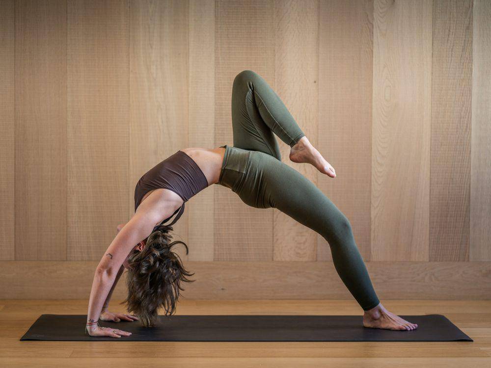 ilustrasi pilates (unsplash.com/Tino Rischawy)