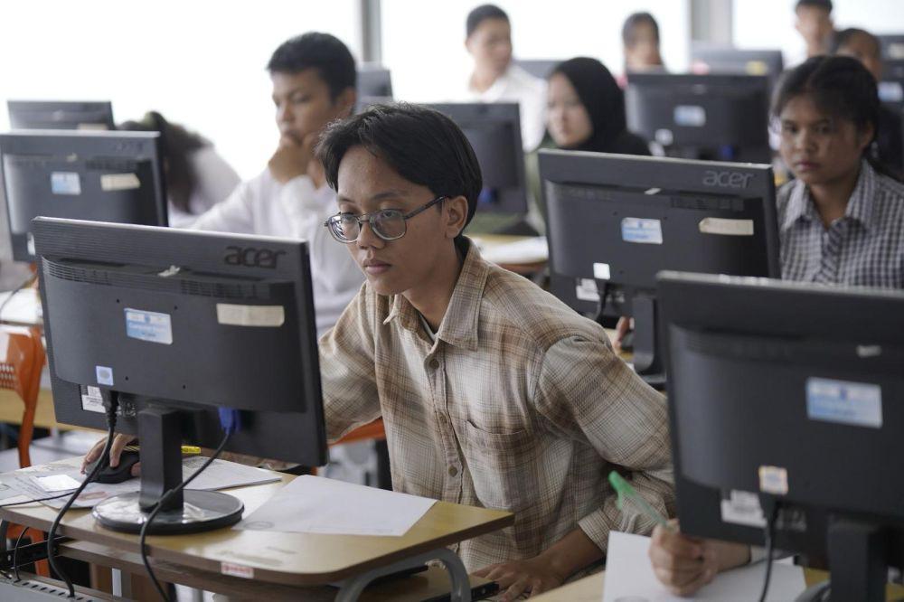 Peserta mengikuti Penyelenggara UTBK-SNBT USU. (Dok Humas USU)