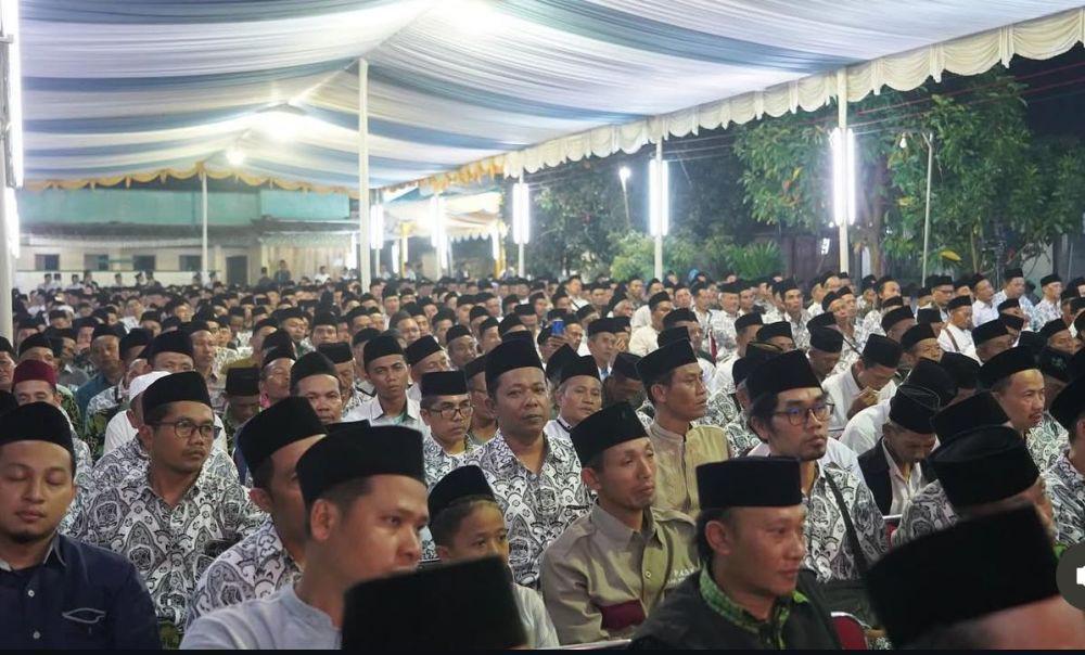 15 Ribu Santri Ikuti Halal bi Halal Akbar di Ponpes Al Anwar