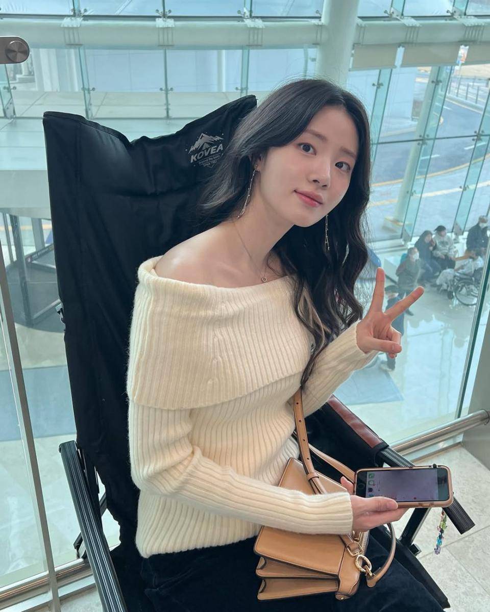Shin Si Ah untuk drama Resident Playbook (instagram.com/shinsiaa_)