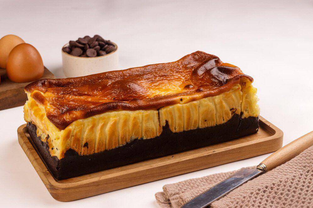 Brownies Burnt Cheesecake (freepik.com/Sri Widyowati)