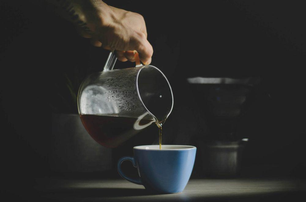 Pagi Hari Lebih Baik Minum Teh atau Kopi? Ahli Ungkap Jawabannya