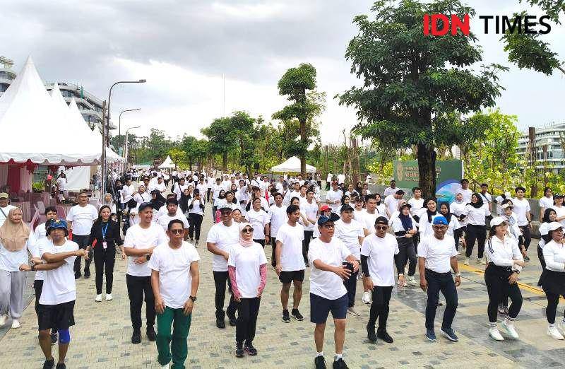Kegiatan senam bersama seluruh peserta Nusantara Sehat IKN (IDN Times/Ervan)