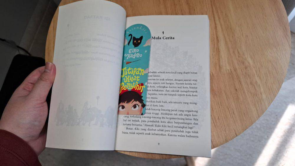 preview chapter 1 buku Titipan Kilat Penyihir dan bookmarknya (dok. pribadi/Mia Namira)