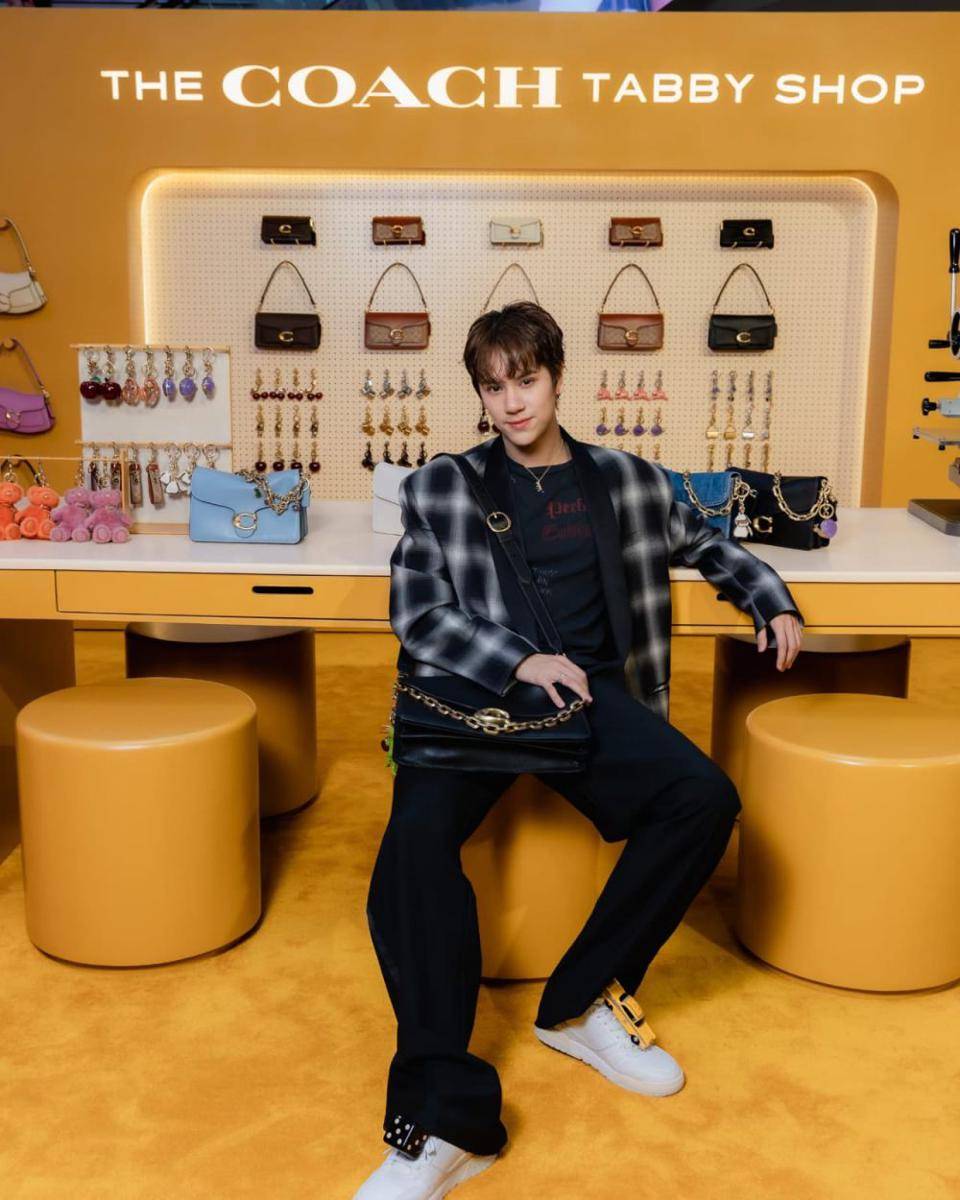 outfit starboy ala Nanon Korapat (Instagram.com/nanon_korapat)