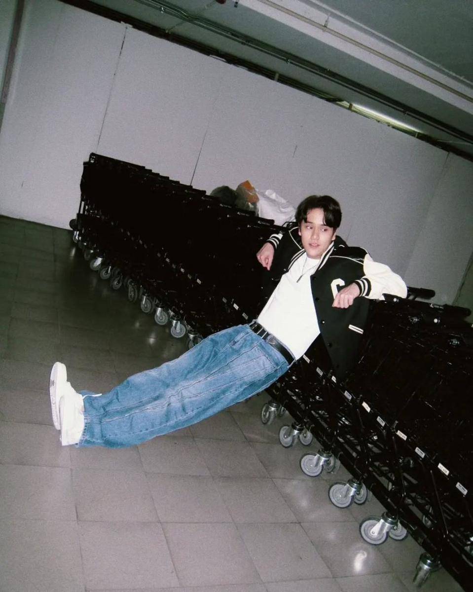 outfit starboy ala Nanon Korapat (instagram.com/nanon_korapat)