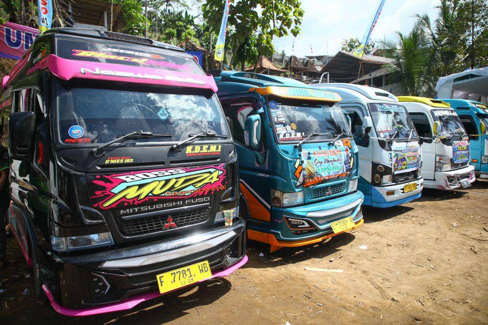 Acara Kopdarnas Kelima Komunitas Driver Elf Mania Indonesia (KDEMI) di Kabupaten Magelang. (IDN Times/Fariz Fardianto)