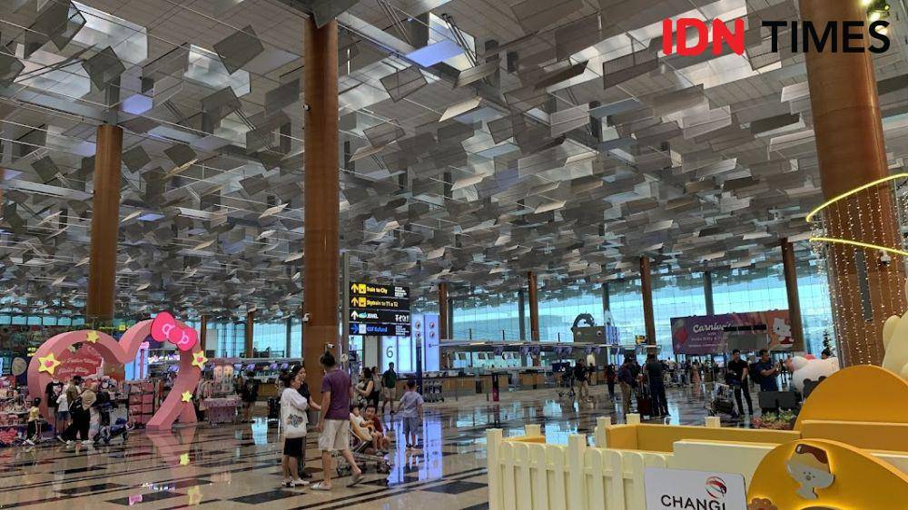 Potret Bandara Internasional Changi Singapura (IDN Times/Fasrinisyah Suryaningtyas)