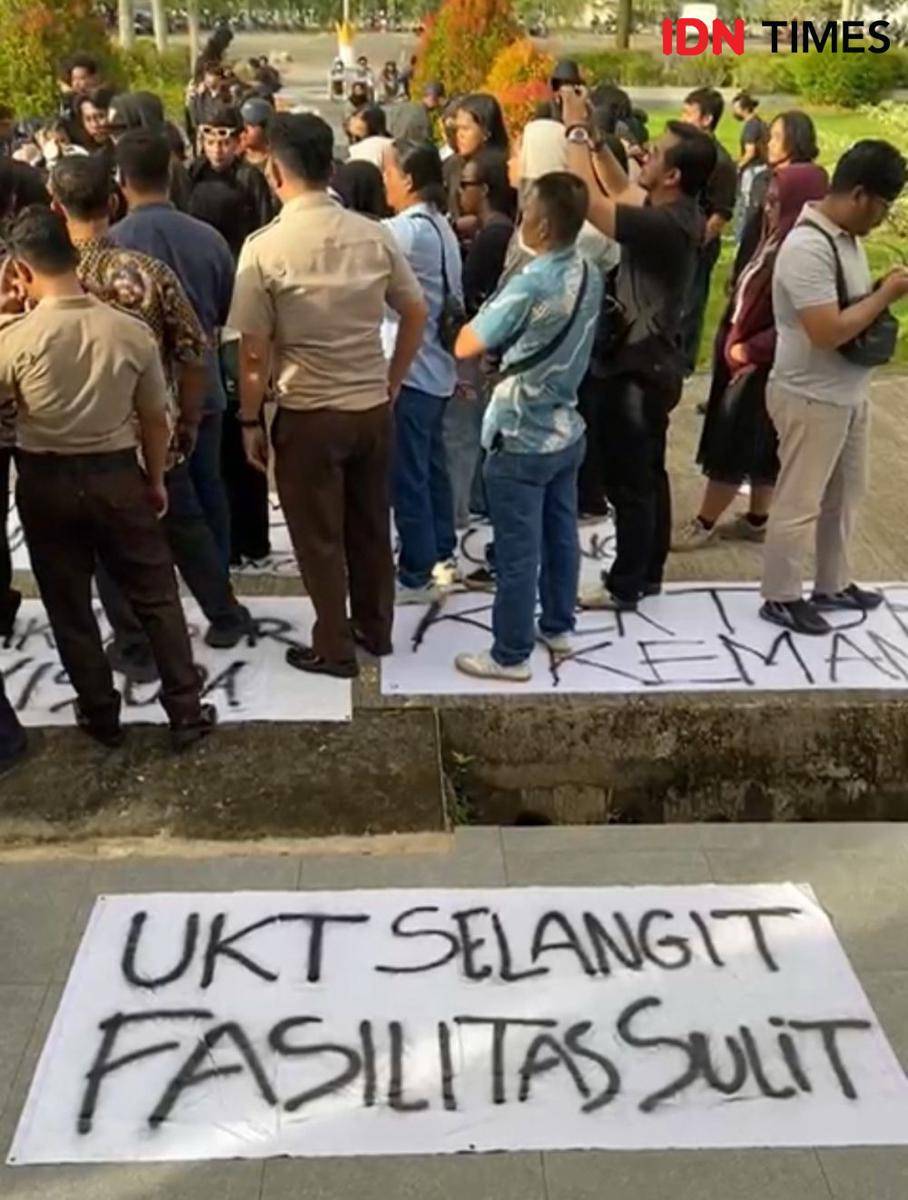 Mahasiswa Untan pertanyakan aset kampus yang dibangun coffeeshop. (IDN Times/Teri).