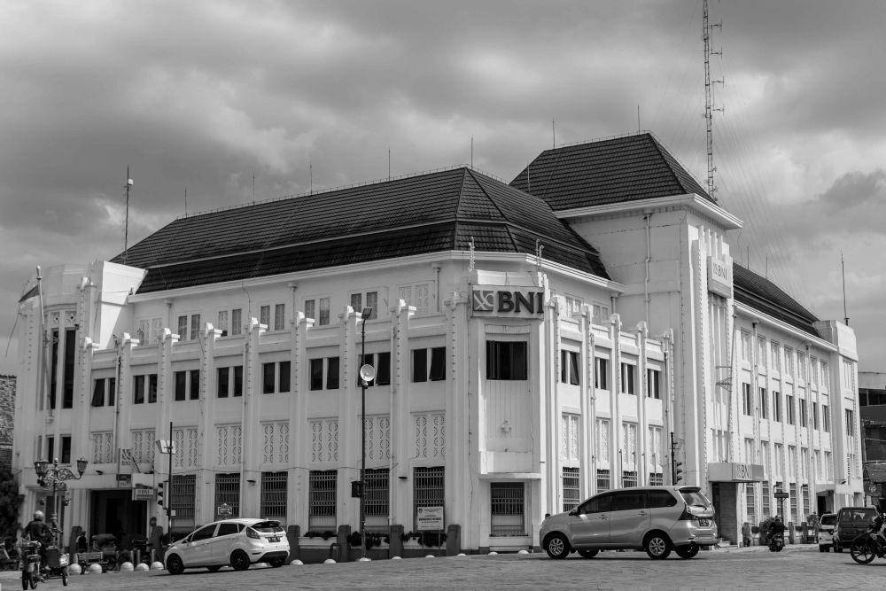 ilustrasi kantor Bank Negara Indonesia (pexels.com/Baarast Project)
